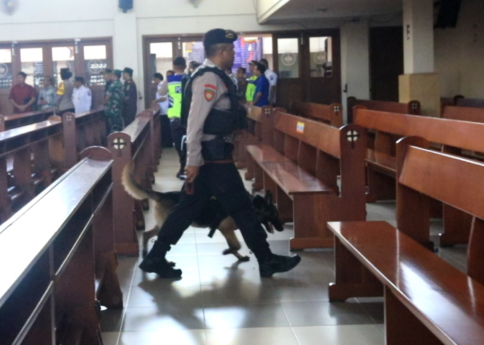 Unit K-9 Polres Semarang Sisir Gereja, Pastikan Perayaan Natal di Kabupaten Semarang Aman