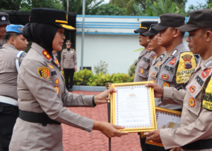 Melebihi Target Pelaporan Kegiatan, Kapolres Semarang Hadiahi Penghargaan