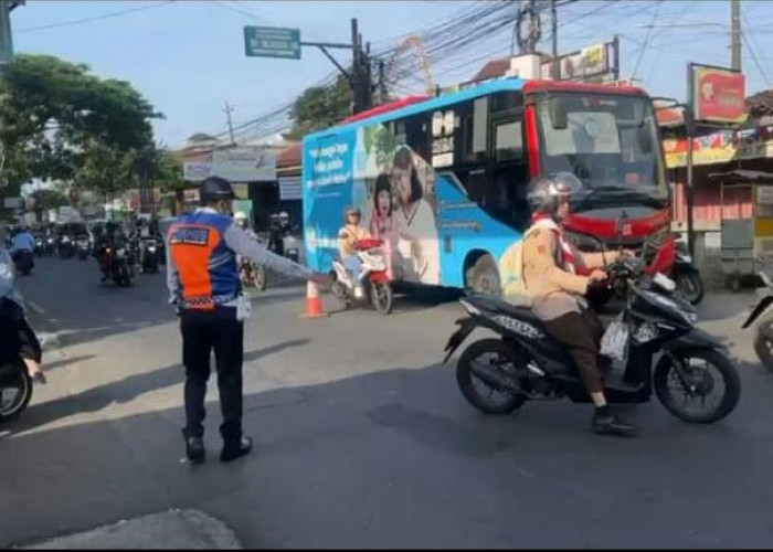 Kawasan Mijen Macet Parah, Dishub Semarang Lakukan Rekayasa Lalin 