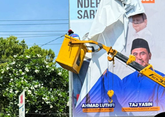 Tidak Sesuai Titik Lokasi, APK Cagub dan Cabup di Kabupaten Pemalang Ditertibkan