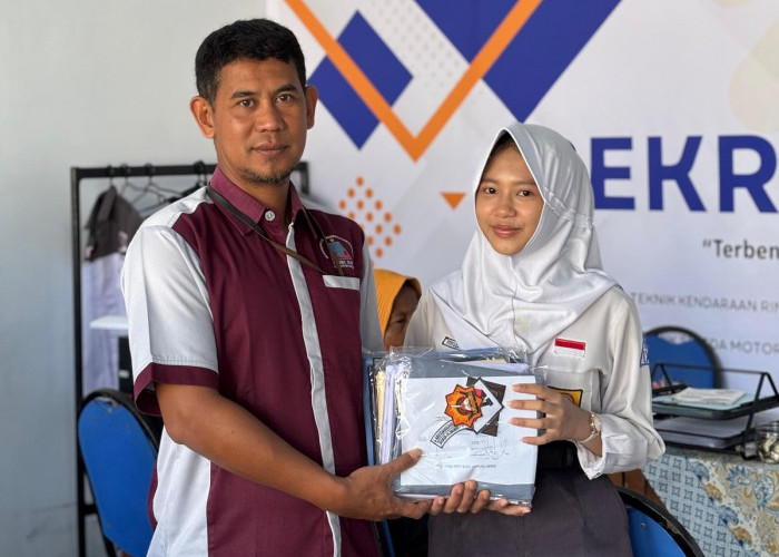 Beda, SMK Muhammadiyah di Kendal ini Beri Seragam Gratis untuk Siswa Baru