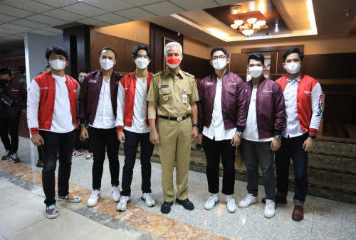 Ganjar Lepas Kontingen e-Sports Jateng Berlaga di Palembang