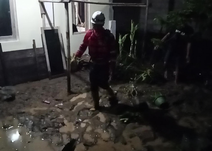 Terkendala Arus Deras, Pencarian Warga Mangkang Kulon yang Hanyut di Sungai Plumbon Dihentikan Sementara