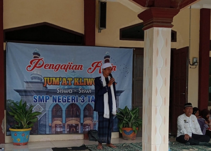 Warga SMP Negeri 3 Talang Kabupaten Tegal Ngaji Sambut Ramadan
