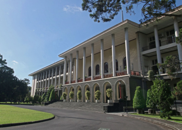 Rekomendasi 10 Universitas Negeri Terbaik di Indonesia, Mana Kampus Favoritmu?