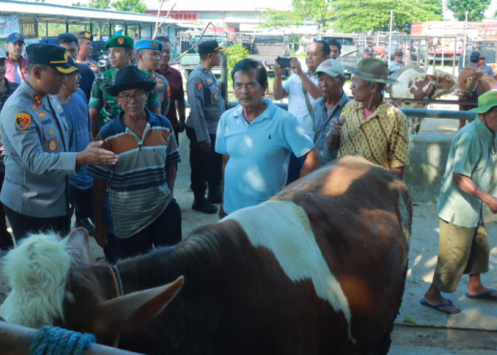 Antisipasi Peredaran Uang Palsu Jelang Idul Adha, Kapolres Klaten Patroli Pasar Hewan Jatinom 