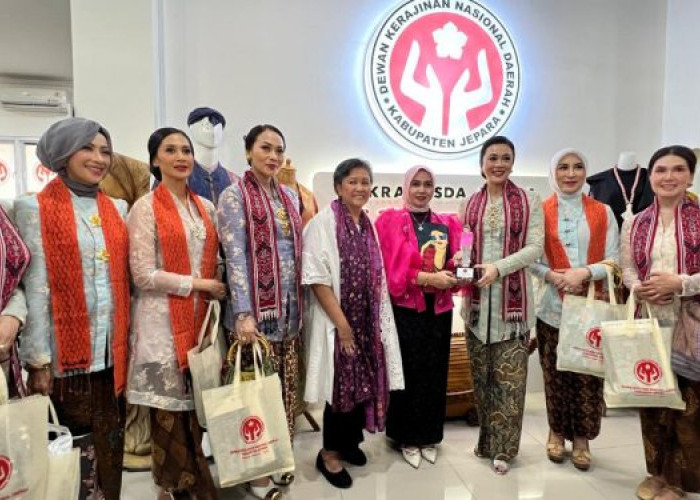 Kagumi Batik Sekar Samudera Karya Siswa SLB Jepara, Wakil Ketua MPR RI Dorong Pemerintah Libatkan Disabilitas 