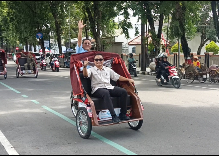 Wabup Grobogan Konvoi Bersama 100 Penerima Manfaat Sebelum Seremoni Penyerahan Becak Listrik