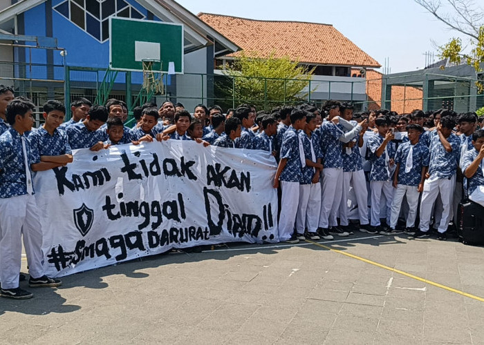 Geger Pelecehan Verbal Oknum Guru BK, Ratusan Siswa  Kota Pekalongan Unjuk Rasa di Lapangan Sekolah