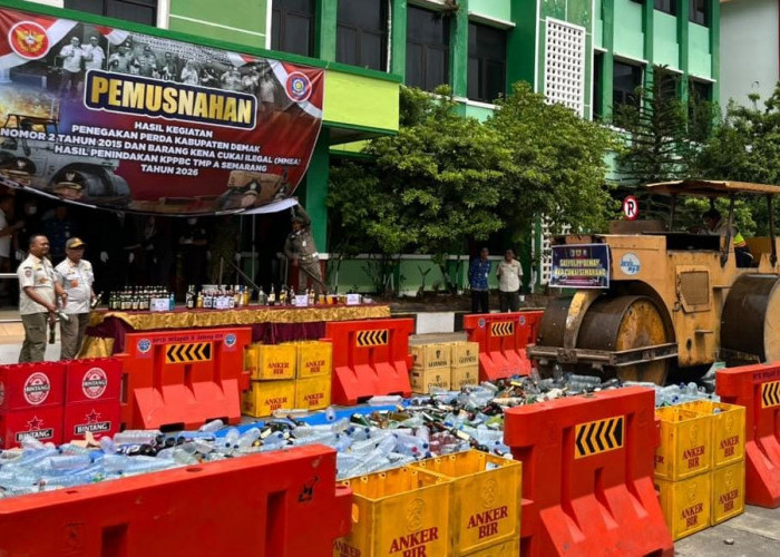 Ratusan Liter Miras Ilegal Dimusnahkan di Demak, Peredarannya Menyasar Warung hingga Karaoke