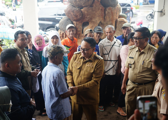 Baznas Salurkan Zakat ke Warga Miskin, PLT Bupati Pati Selipkan Pesan Penting