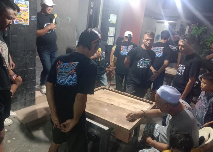 Peringatan HUT ke-81 RI, Lomba Karambol Panggung Bikin Bapak-Bapak Kecewa Disikat Anak-anak