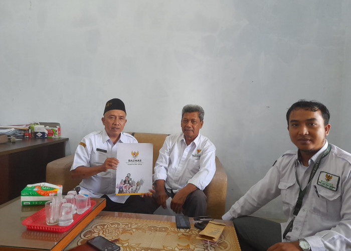 Baznas Serahkan Bantuan untuk Pemerintah Desa Kaladawa Kabupaten Tegal 
