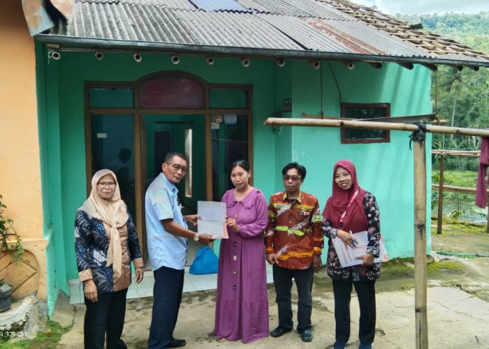 Delapan Rumah Diterjang Angin Kencang di Desa Begawat Kabupaten Tegal 