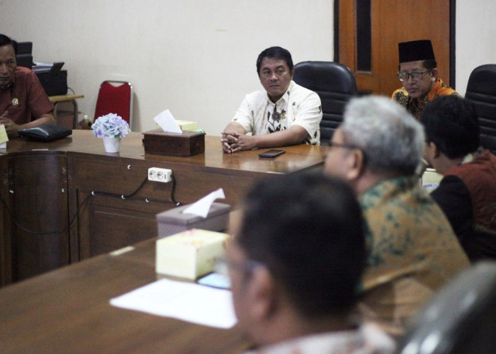 Rapat Pemilihan Ketua Pansus Minol DPRD Kota Tegal Deadlock
