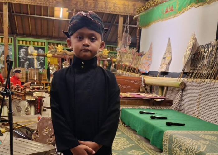 Dalang Cilik Javas Inderatma Wiguna Asal Purworejo, Usia 7 Tahun Sudah Tampil Enam Kali Pentaskan Wayang