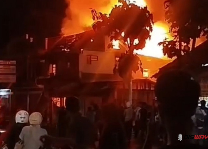Warung Nasi Goreng Sedap Malam Terbakar, Api Merembet ke Sejumlah Kios di Purworejo