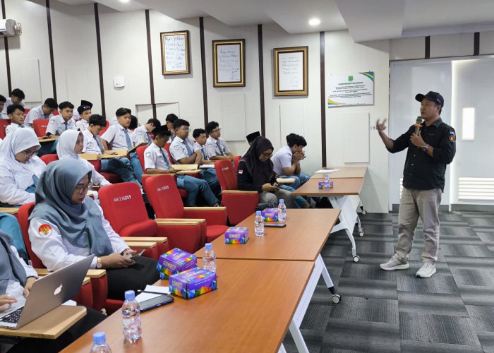 Remaja di Kudus Rentan Terjerumus Hoak, Bawaslu Blusukan ke Sekolah Doktrin Pelajar
