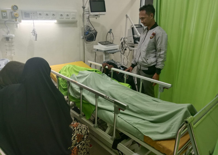 Tersambar Petir Saat Bermain Bola, Pelajar SMP di Pekalongan Tewas 