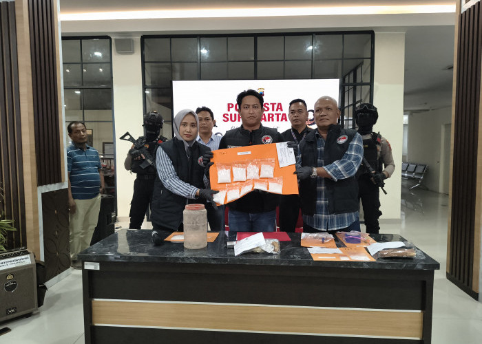 Ungkap Jaringan Narkoba Keluarga, Polresta Solo Sita 1,5 Kg Sabu