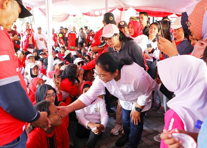 Wali Kota Agustina Cek Realisasi Dana Rp25 Juta per RT saat Jalan Sehat HUT RI di Muktiharjo Kidul