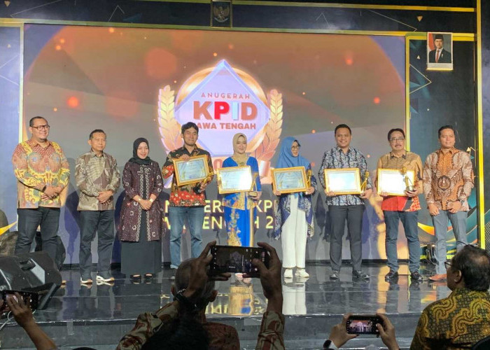 Radio Magelang FM Borong Empat Penghargaan Bergengsi di Anugerah KPID Jateng 2024