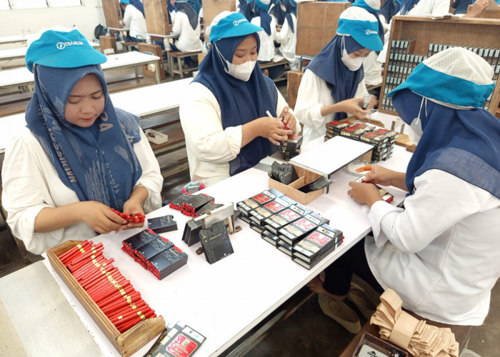 Ribuan Buruh Rokok di Kudus Lega Terima THR, Nominalnya Lebih Besar dari UMK