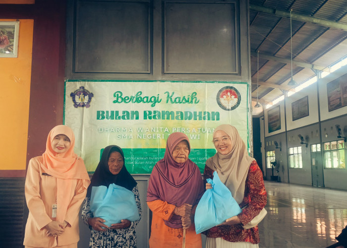 Berbagi Kasih dengan DWP SMA Negeri 2 Slawi 