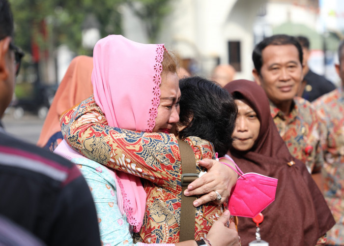 Kumpulkan ASN Pemkot Semarang, Mbak Ita Pamit Undur Diri