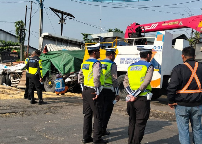 Insiden KA Harina dan Truk di Semarang, Polisi dan KAI Masih Selidiki Penyebabnya