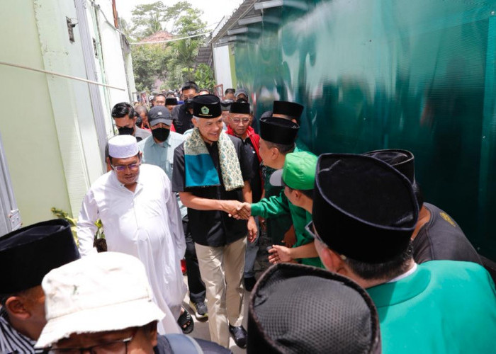 Sowan ke KH RM Soleh Bajuri, Ganjar Dibisiki Dapat Dukungan 21 Mursyid Thoriqoh se-Lampung