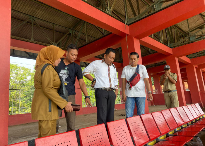 Kursi Rusak, Panpel Persibat Batang Cek Single Seat Stadion Bareng Dinparpora