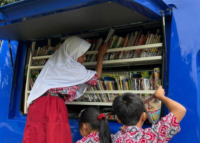 Efisiensi Anggaran Hentikan Bantuan Buku, Pati Kumpulkan Ribuan Buku Bantu Perpustakaan Desa