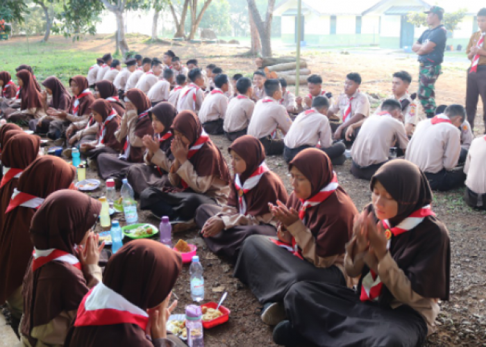 Puluhan Siswa SMPIT Insan Madani Digembleng Prajurit Kodam IV Diponegoro