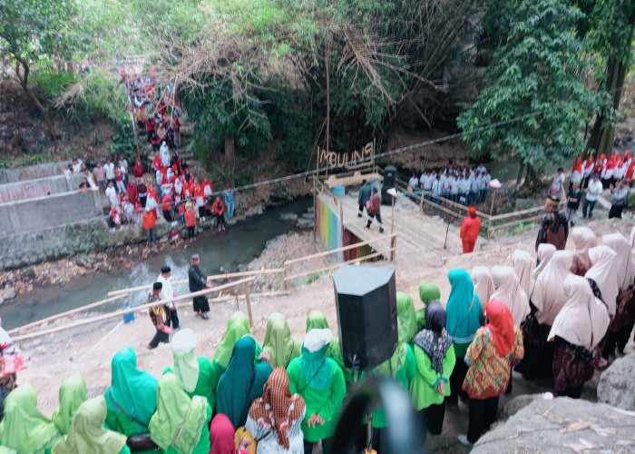 Pilih Bantaran Sungai Mbuling Tirta Wening, Cara Unik Cepoko Boyolali Gelar Upacara Kemerdekaan ke-81 RI