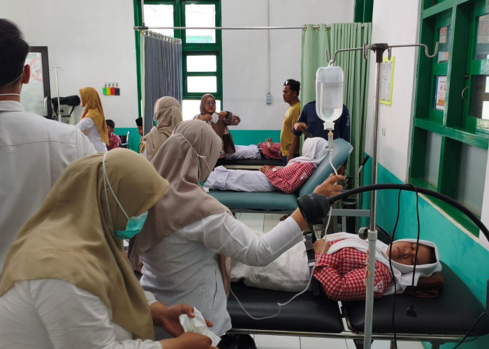 BREAKING NEWS! Puluhan Siswa di Pati Diduga Keracunan MBG, Puskesmas Gembong Overload