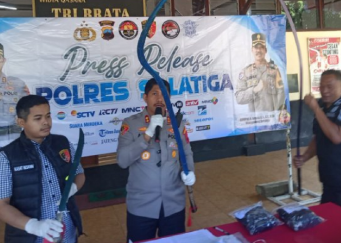 Pelaku Penyiraman Air Keras JLS Salatiga Warga Cianjur Jabar Dibekuk, Barang Bukti Clurit Turut Diamankan