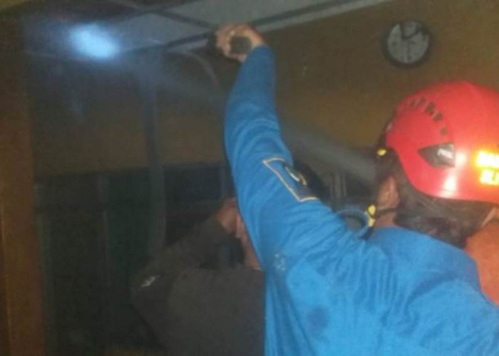 Balai Desa Lumingser Tegal Kebakaran, Ruang Kades Hangus