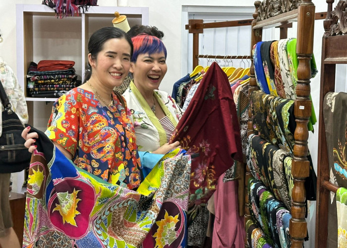 Tokoh Fashion Nasional Napak Tilias Jejak RA Kartini, Kagumi Kekuatan UMKM Jepara