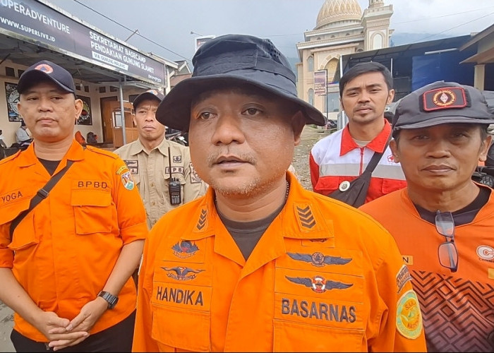 Evakuasi Jenazah Syafiq Ali Dialihkan ke Basecamp Gunung Malang