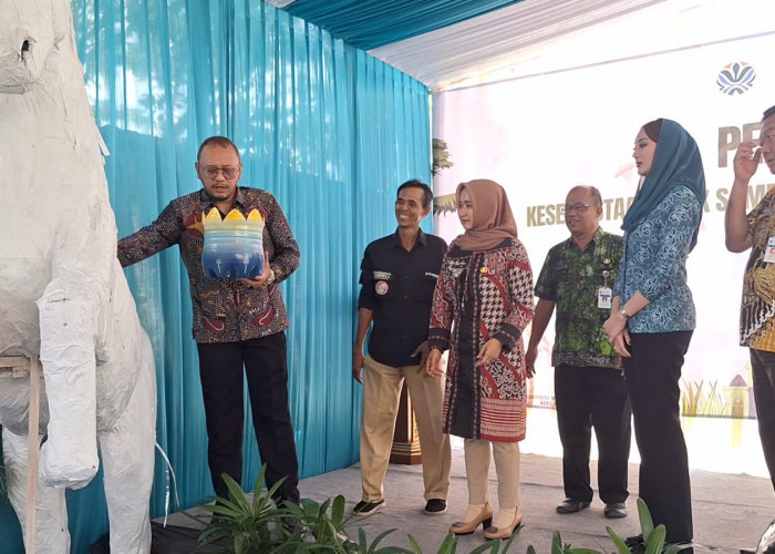 Luncurkan Bank Sampah, Dedy Minta Warga Kelola Bank Sampah 