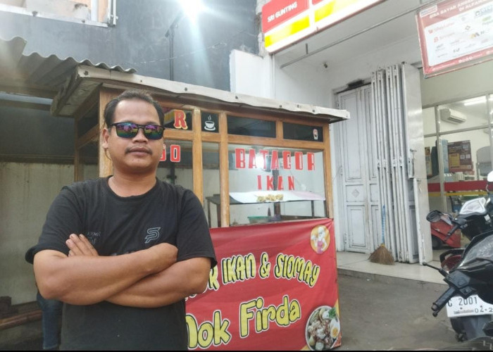 Dari Satu Lapak Menjadi 10 Cabang, Nurul Iman Kembangkan Usaha Jus dan Batagor Bersama Alfamart