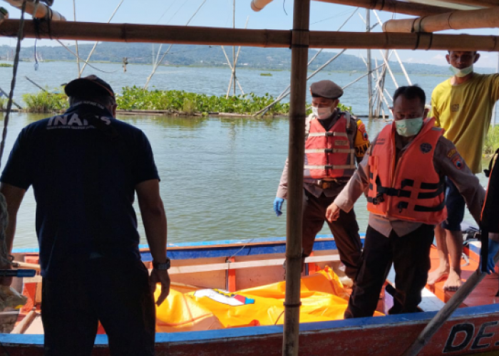 Diduga Korban Bunuh Diri, Mayat Laki-laki Ditemukan Rawa Pening dengan Kaki Terikat Aki dan Tabung Gas