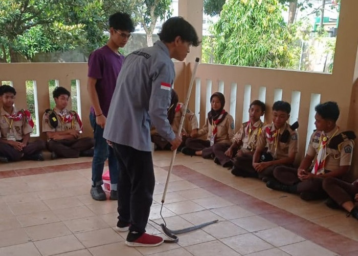 Dianpinsat Kwarran Batang, Saat Penegak Diajari jadi Pemimpin hingga Jinakkan Ular