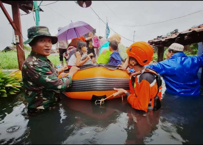 Hujan Deras Berhari-hari, Banjir Kepung Kota Pekalongan dan Batang