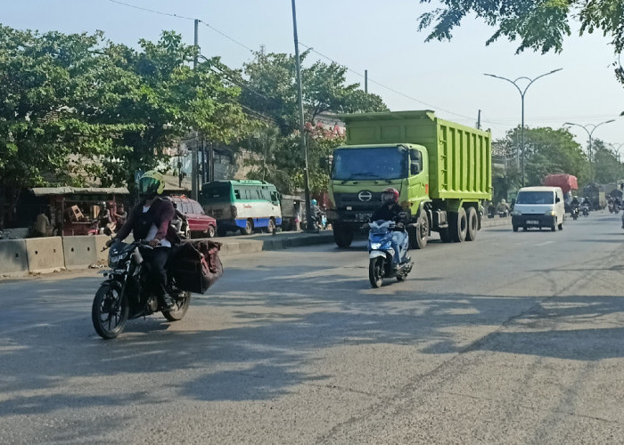 Tiga Kecelakaan Beruntun Guncang Pasar Mangkang, Dishub Semarang Siapkan Pita Kejut dan Kaji Pembangunan JPO