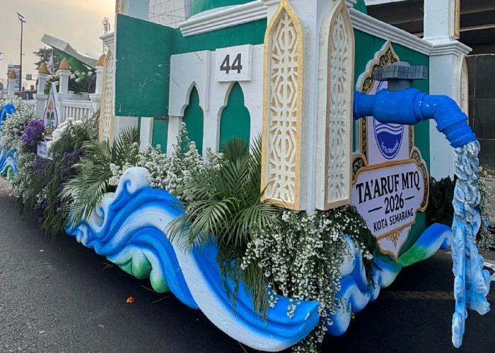 Pawai Ta’aruf MTQ Nasional XXXI, Tirta Moedal Semarang Bawa Pesan “Air Mengalir, Kebaikan Menyebar”