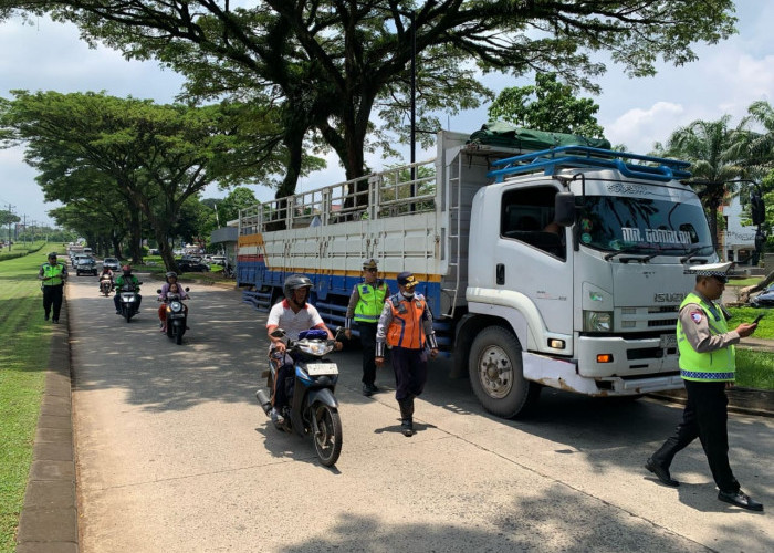 Minimalisir Kecelakaan, Pemkot bersama Polrestabes Semarang Dirikan Posko Terpadu di Silayur Ngaliyan