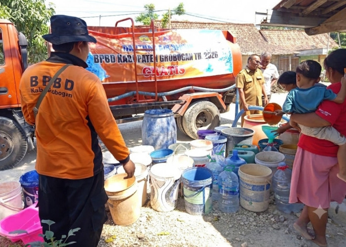 Grobogan Dilanda Kekeringan, BPBD Setempat Sediakan Air Bersih Sebanyak 120 Tangki