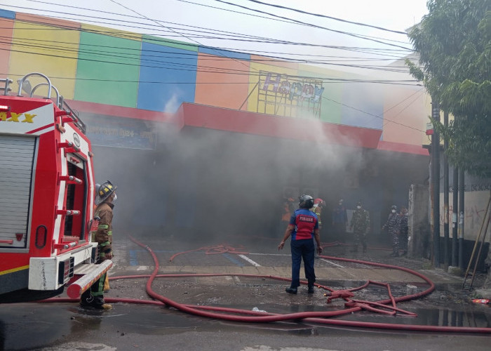 Kepulan Asap Kepung Karaoke Happy Song Kota Tegal 